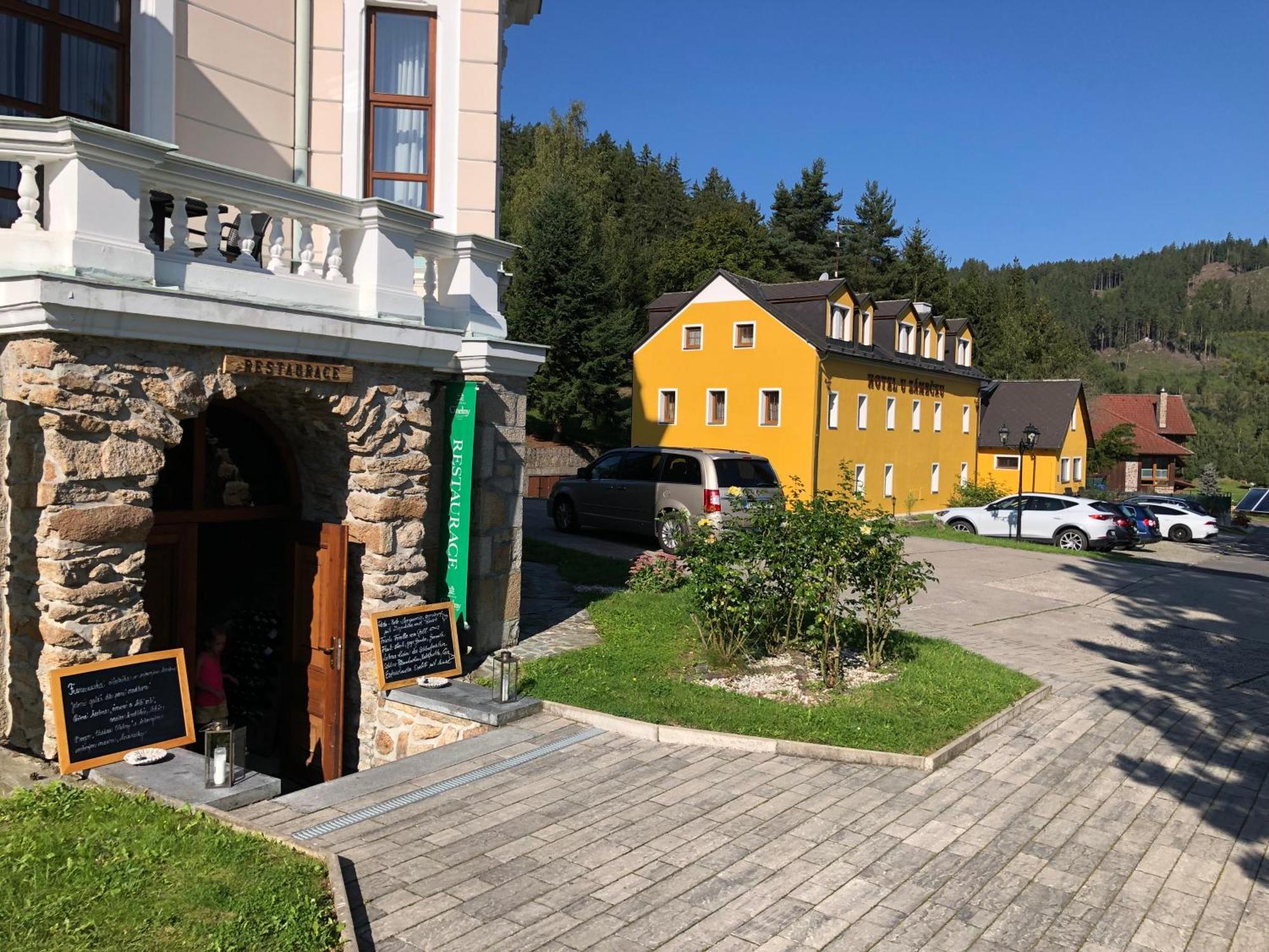 Hotel U Zamecku Cihelny Karlsbad Eksteriør billede