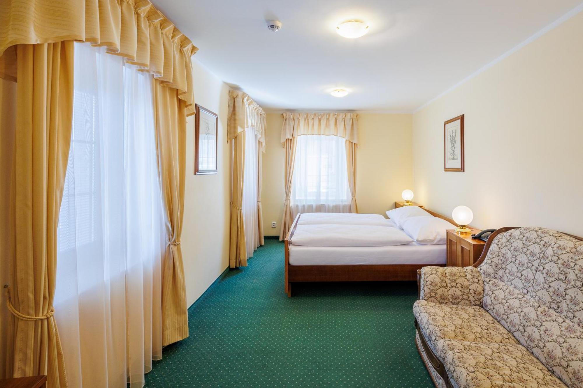 Hotel U Zamecku Cihelny Karlsbad Eksteriør billede